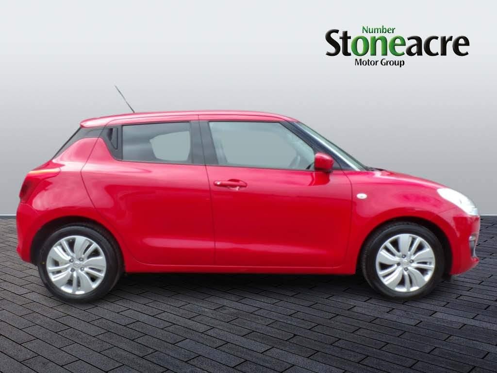 Suzuki Swift Image 2