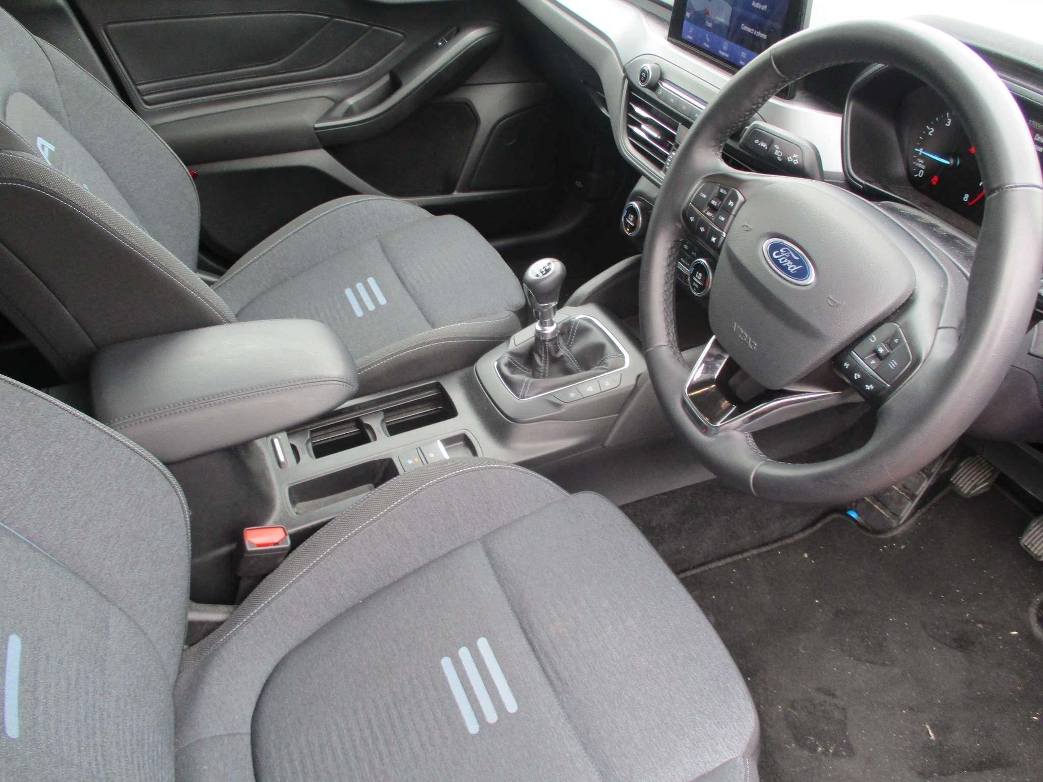 Ford Focus Image 10