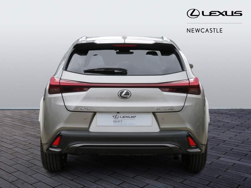 Lexus UX Image 6