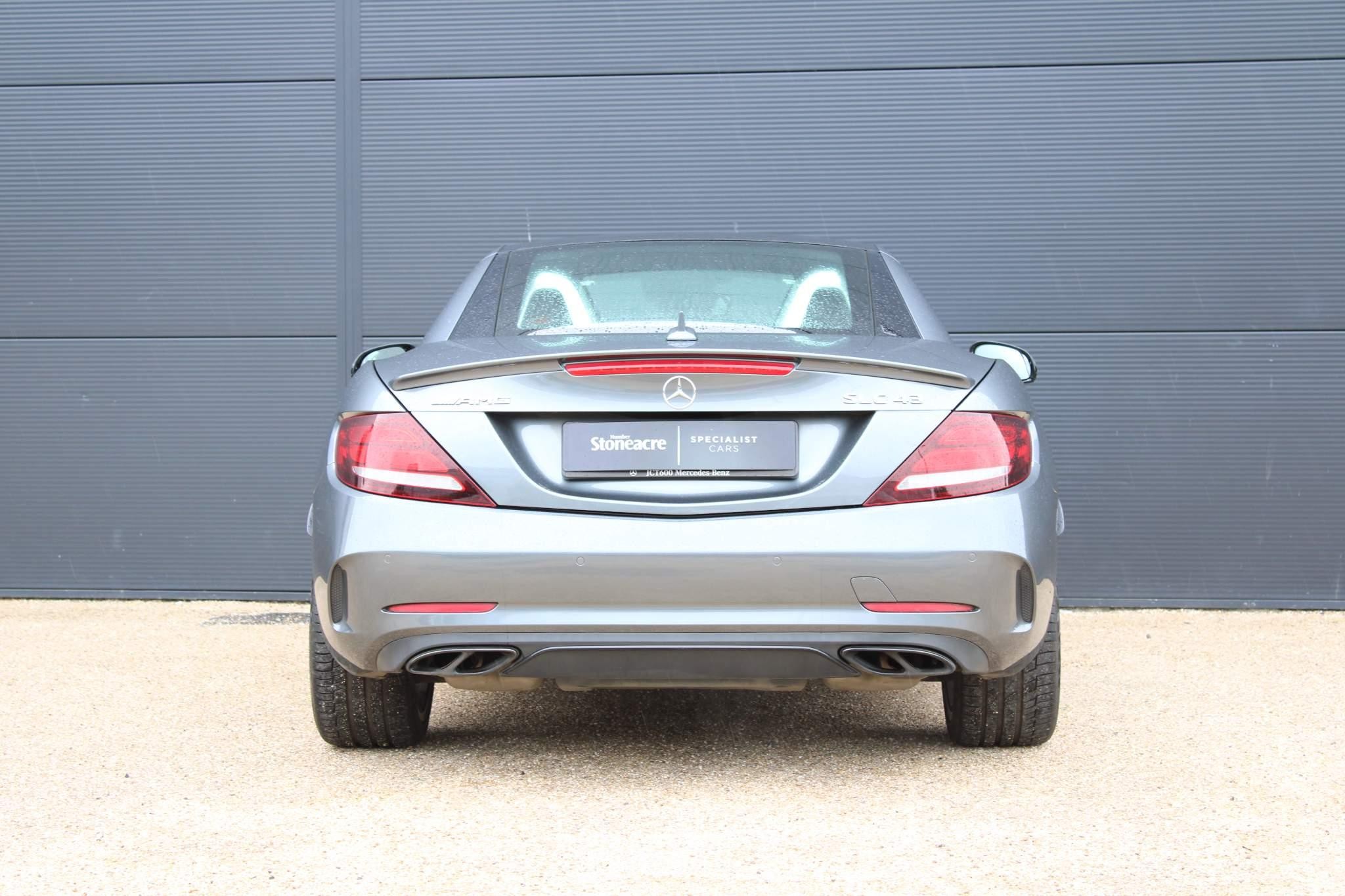 Mercedes-Benz SLC Image 22