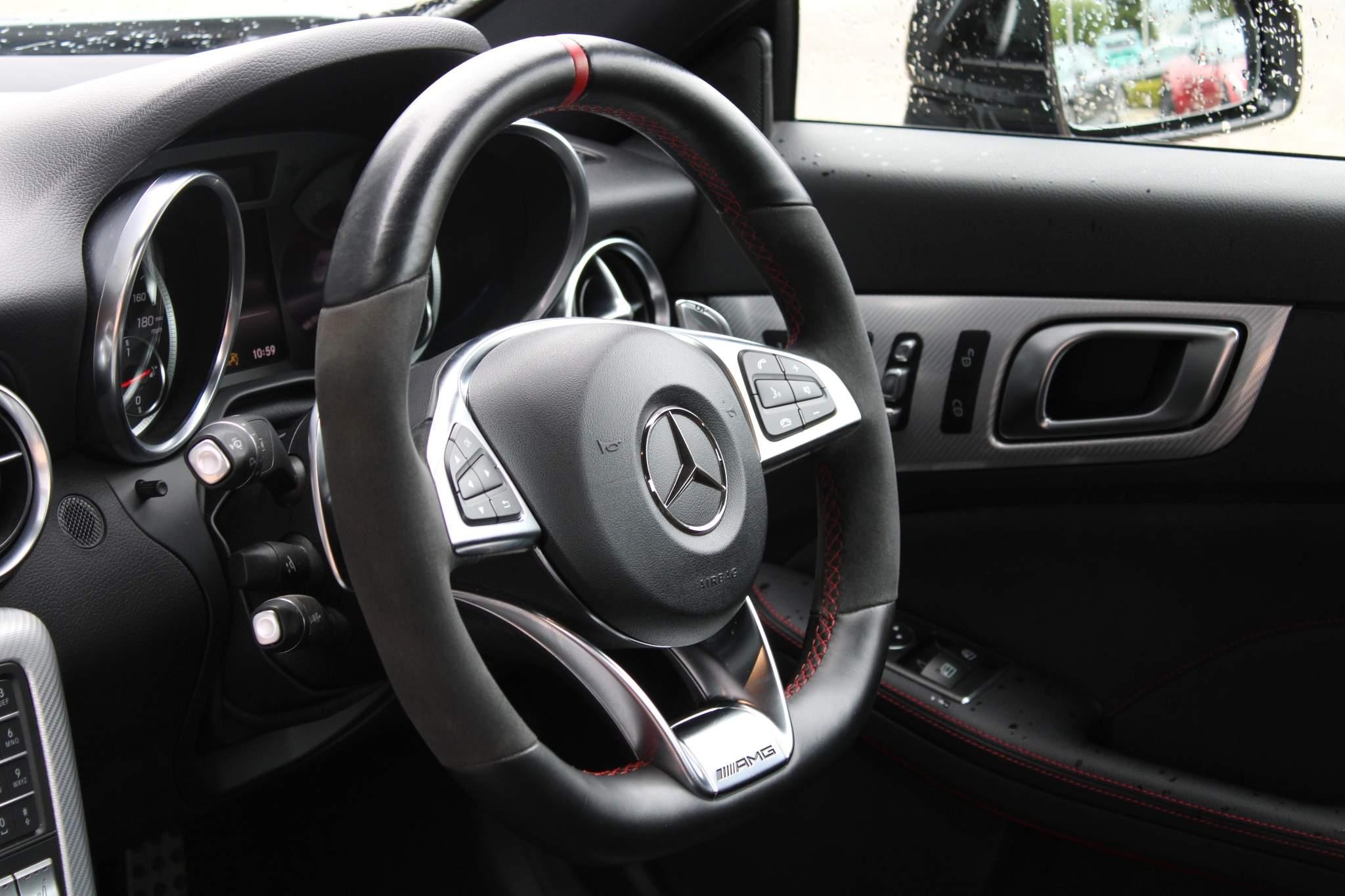 Mercedes-Benz SLC Image 17