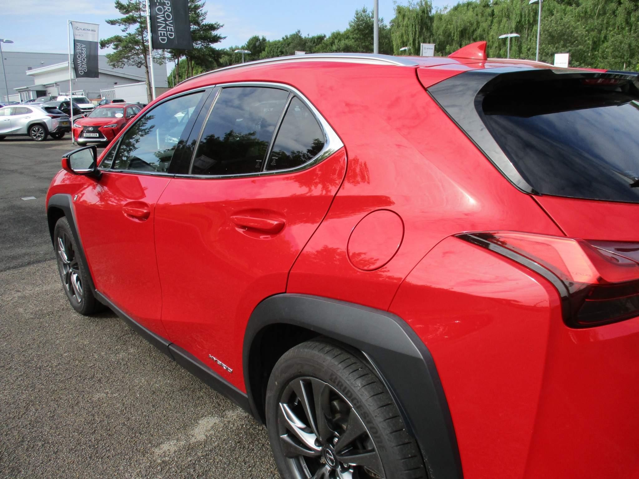 Lexus UX Image 40