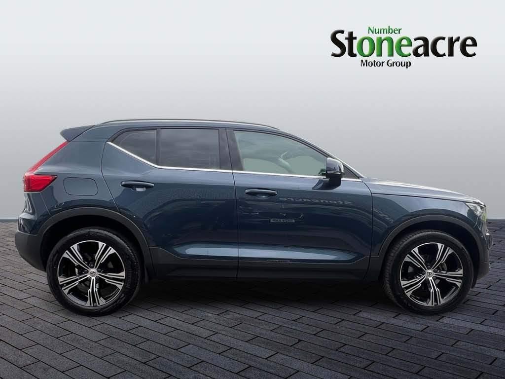 Volvo XC40 Image 2