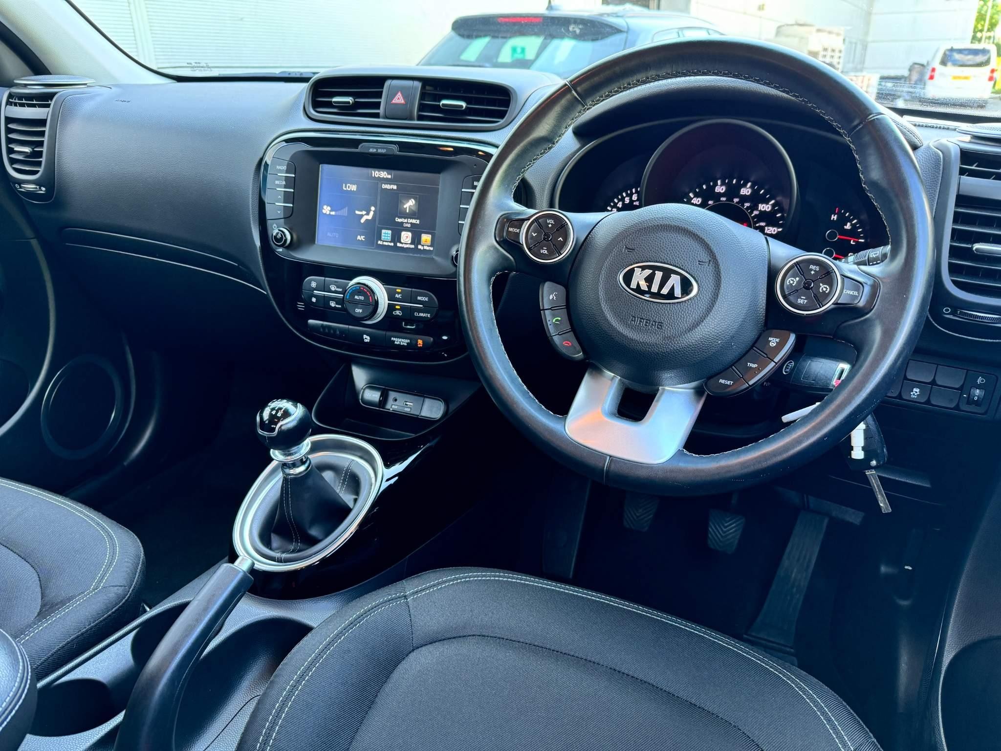 Kia Soul Image 16