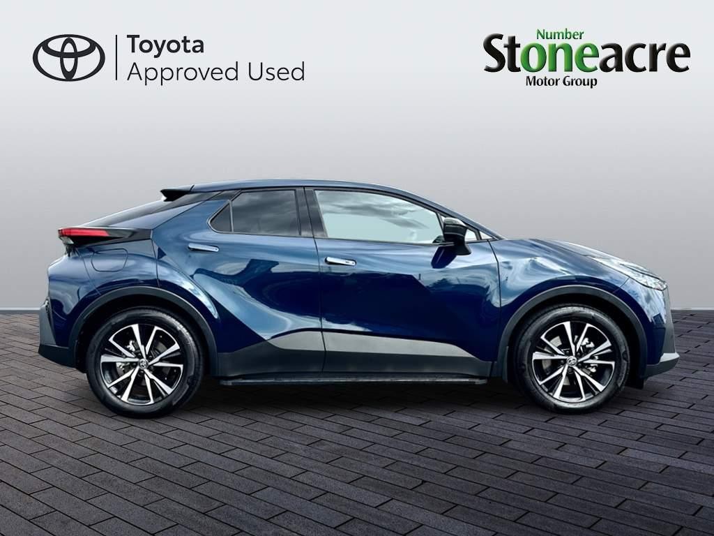 Toyota C-HR Image 2