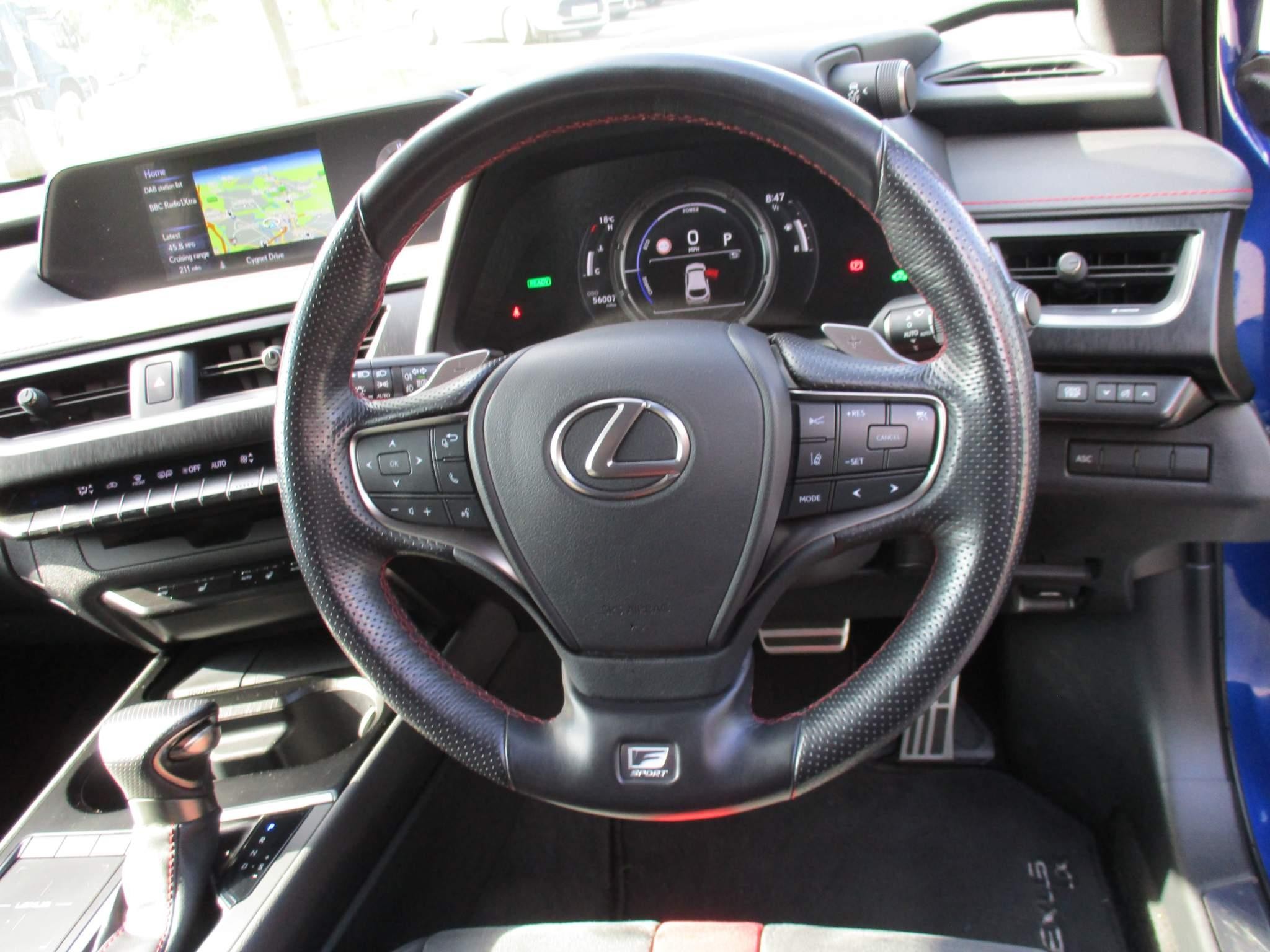 Lexus UX Image 14