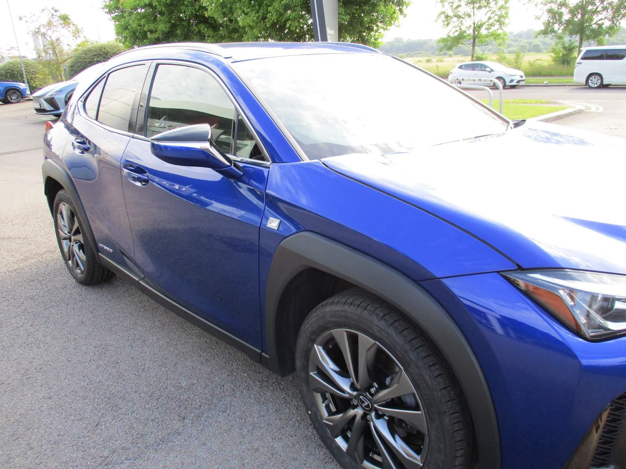 Lexus UX Image 40