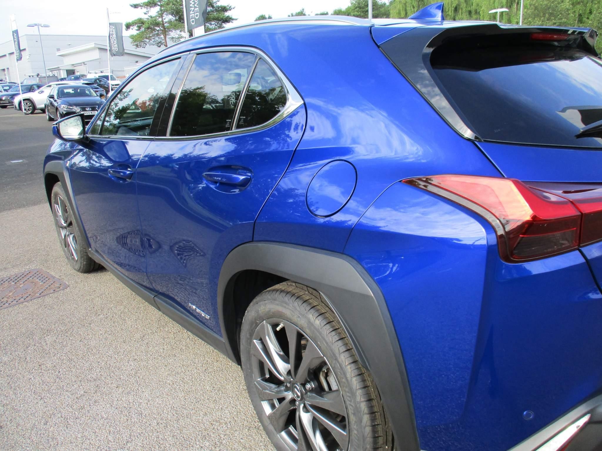 Lexus UX Image 42