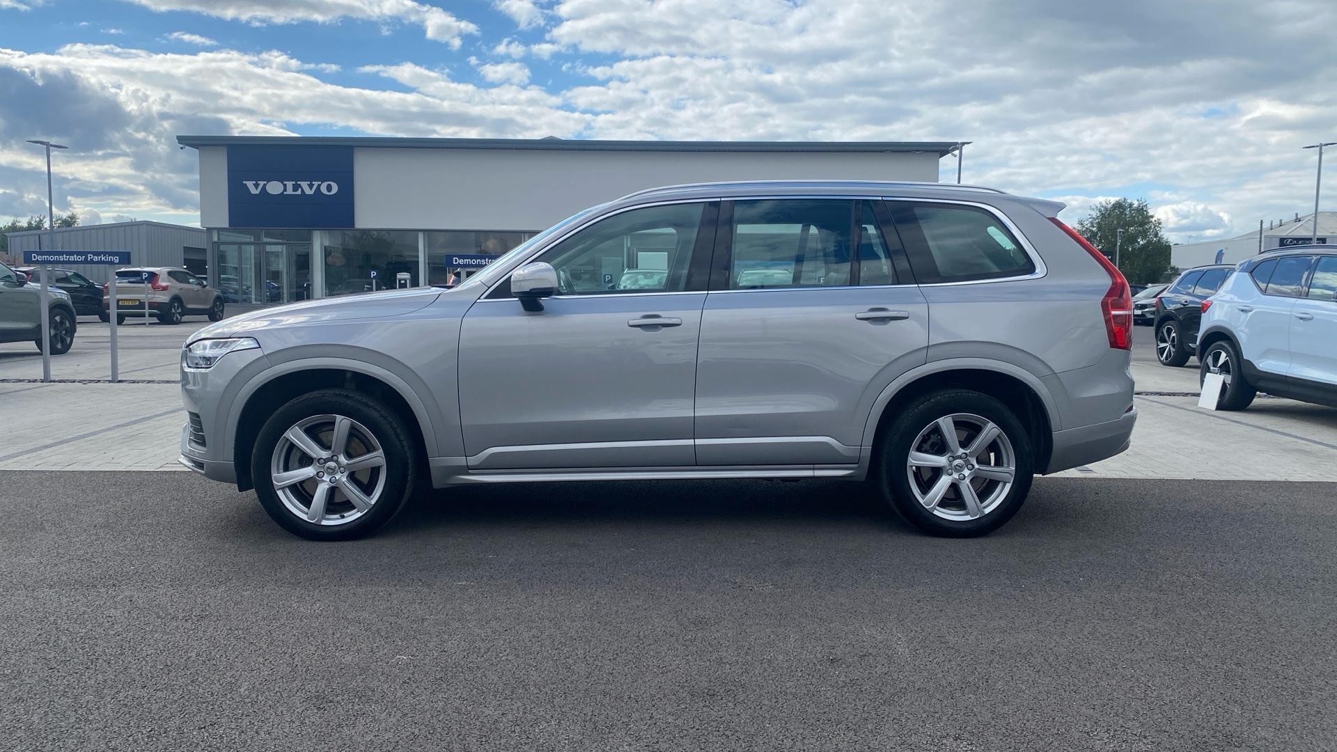 Volvo XC90 Image 8