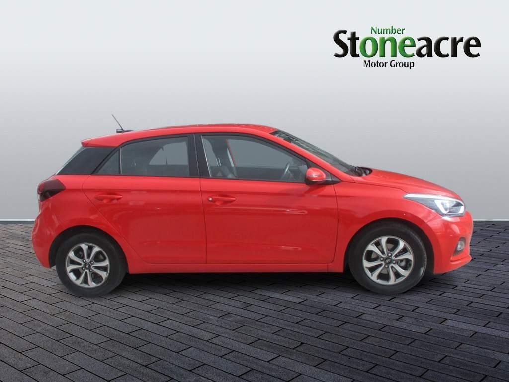 Hyundai i20 Image 2