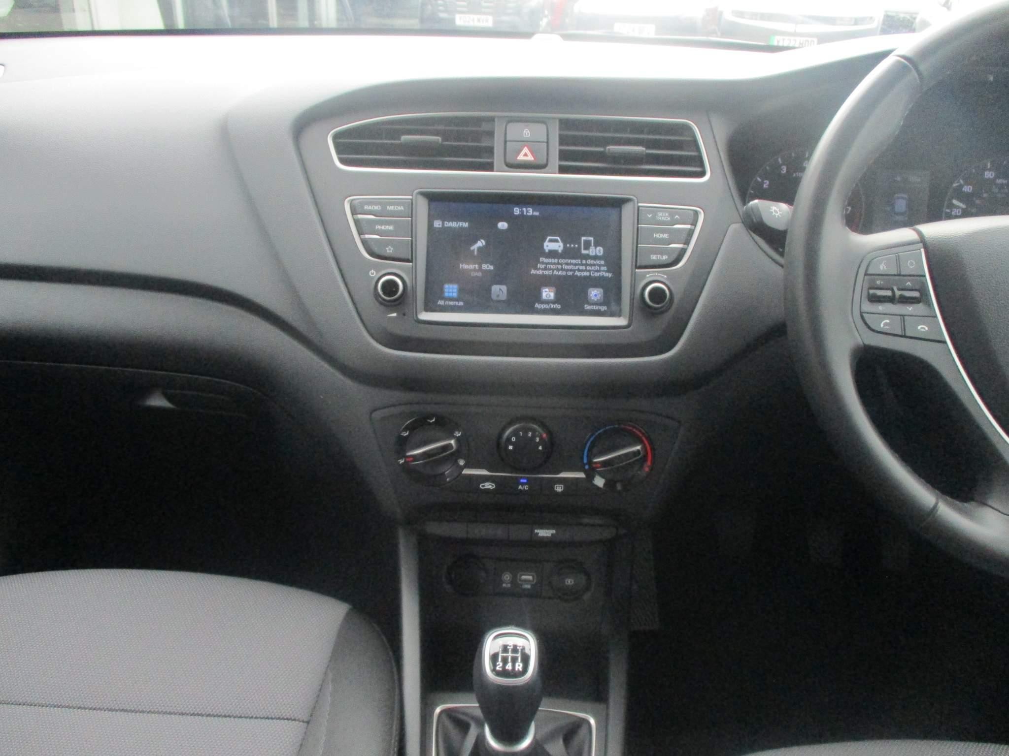 Hyundai i20 Image 14