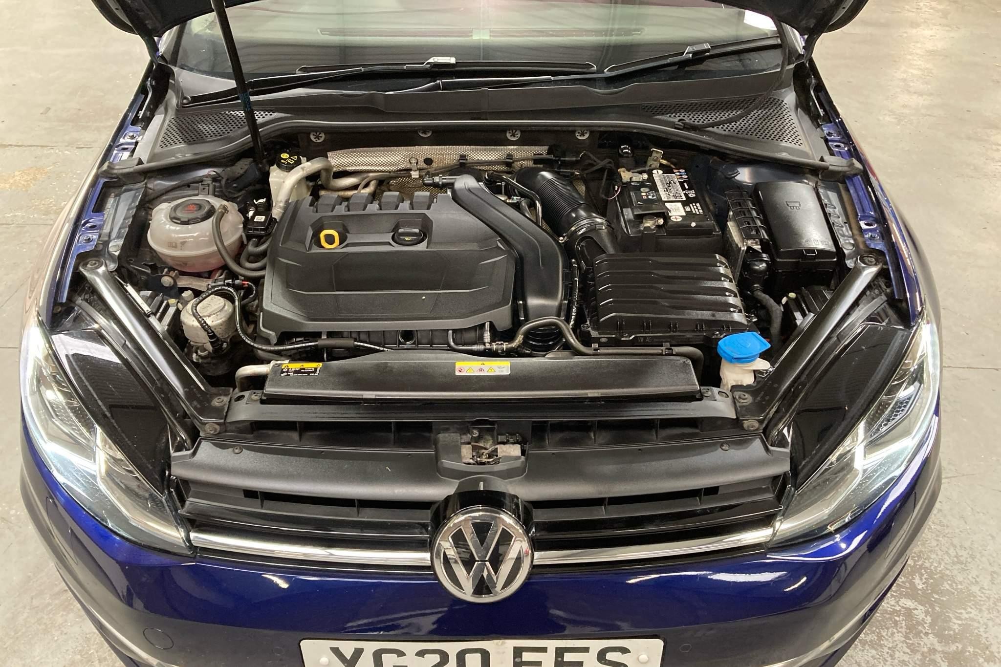 Volkswagen Golf Image 9