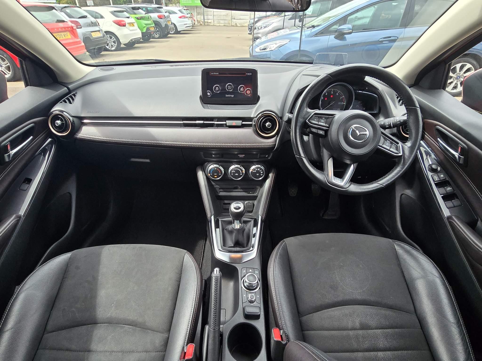 Mazda Mazda2 Image 12