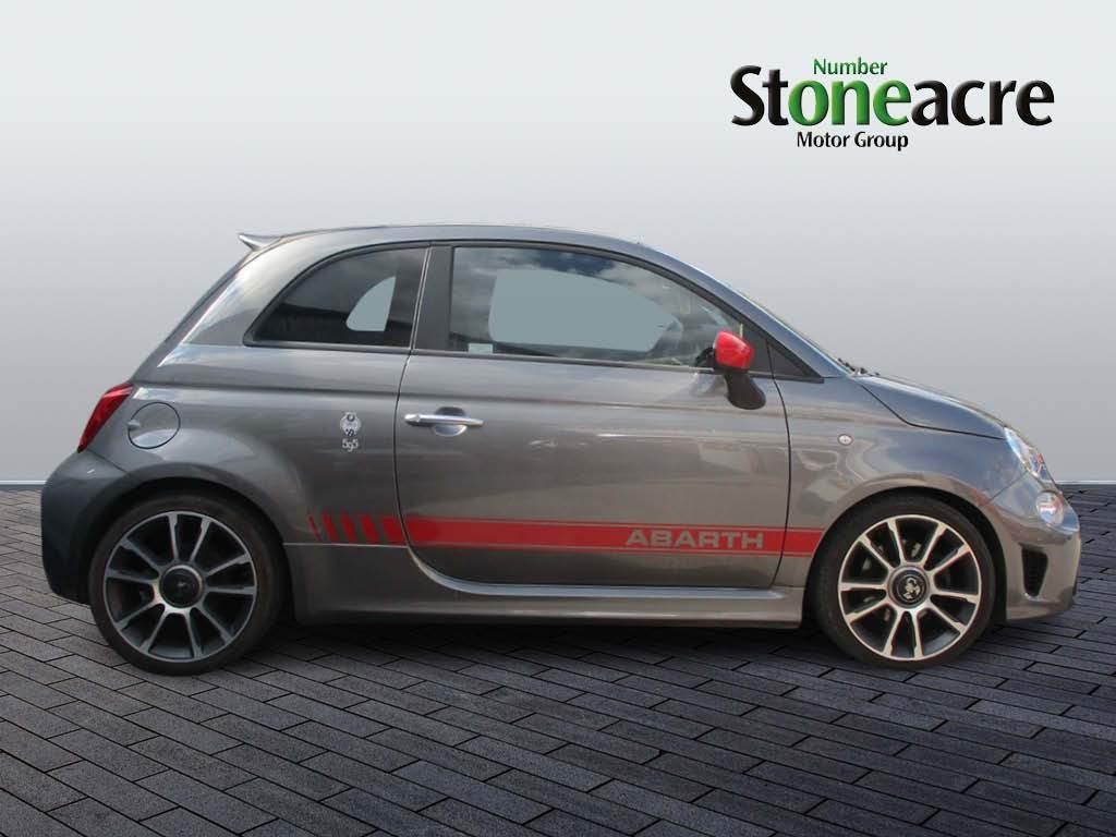 Abarth 595c Image 2