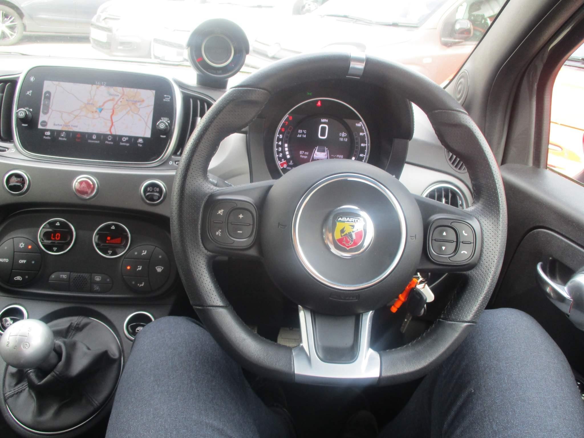 Abarth 595c Image 19