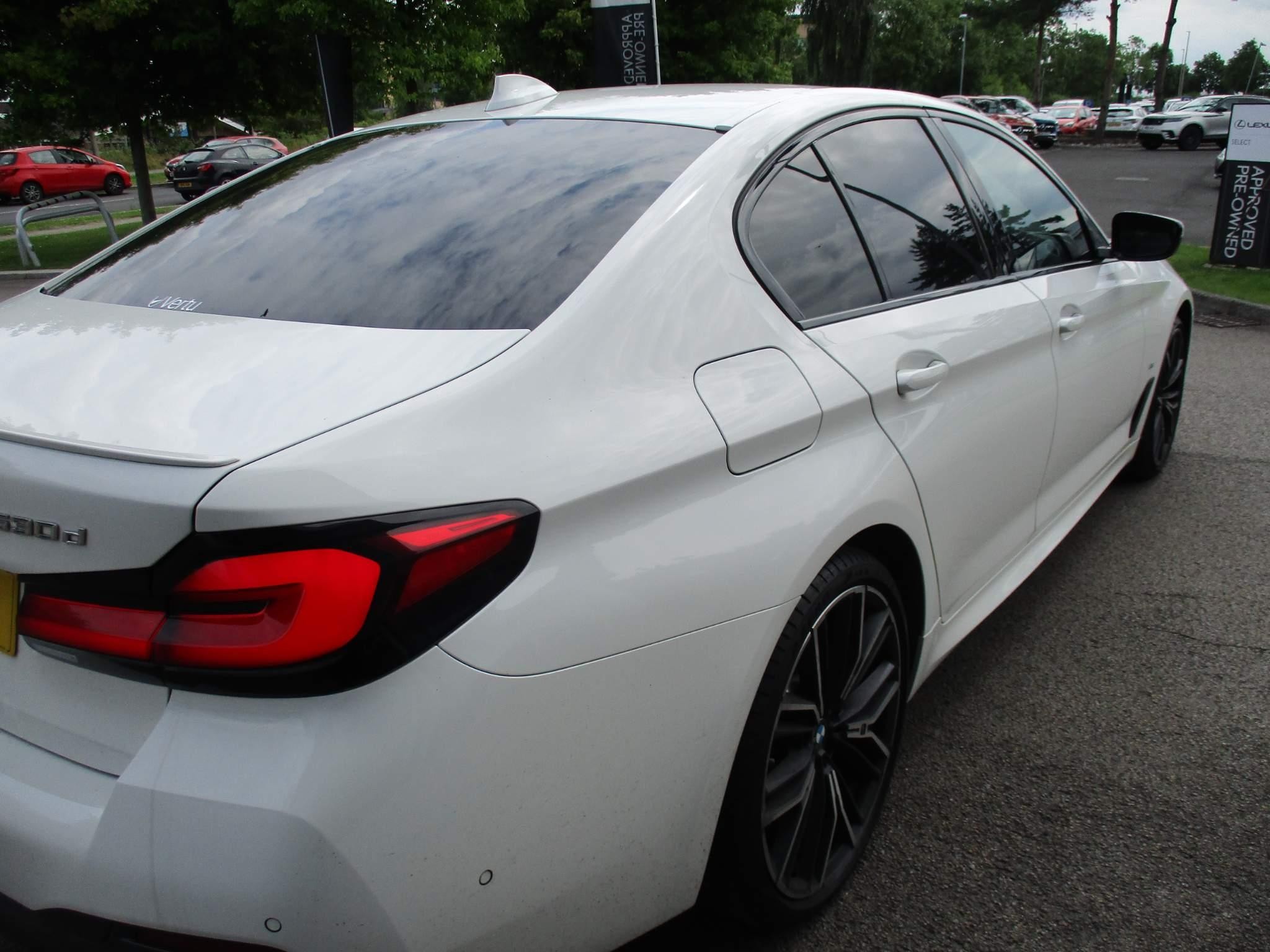 BMW 5 Series Image 41