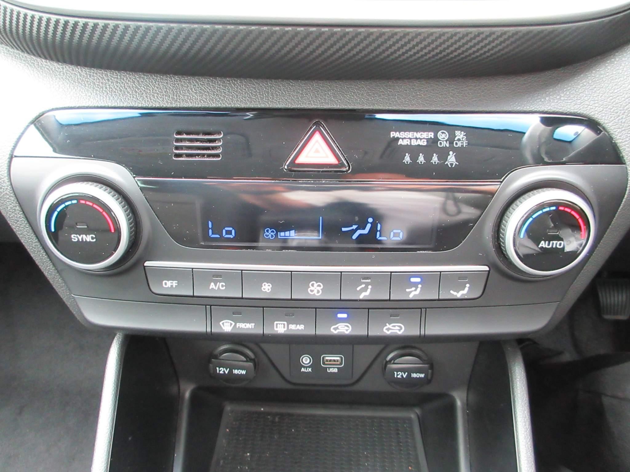 Hyundai TUCSON Image 16