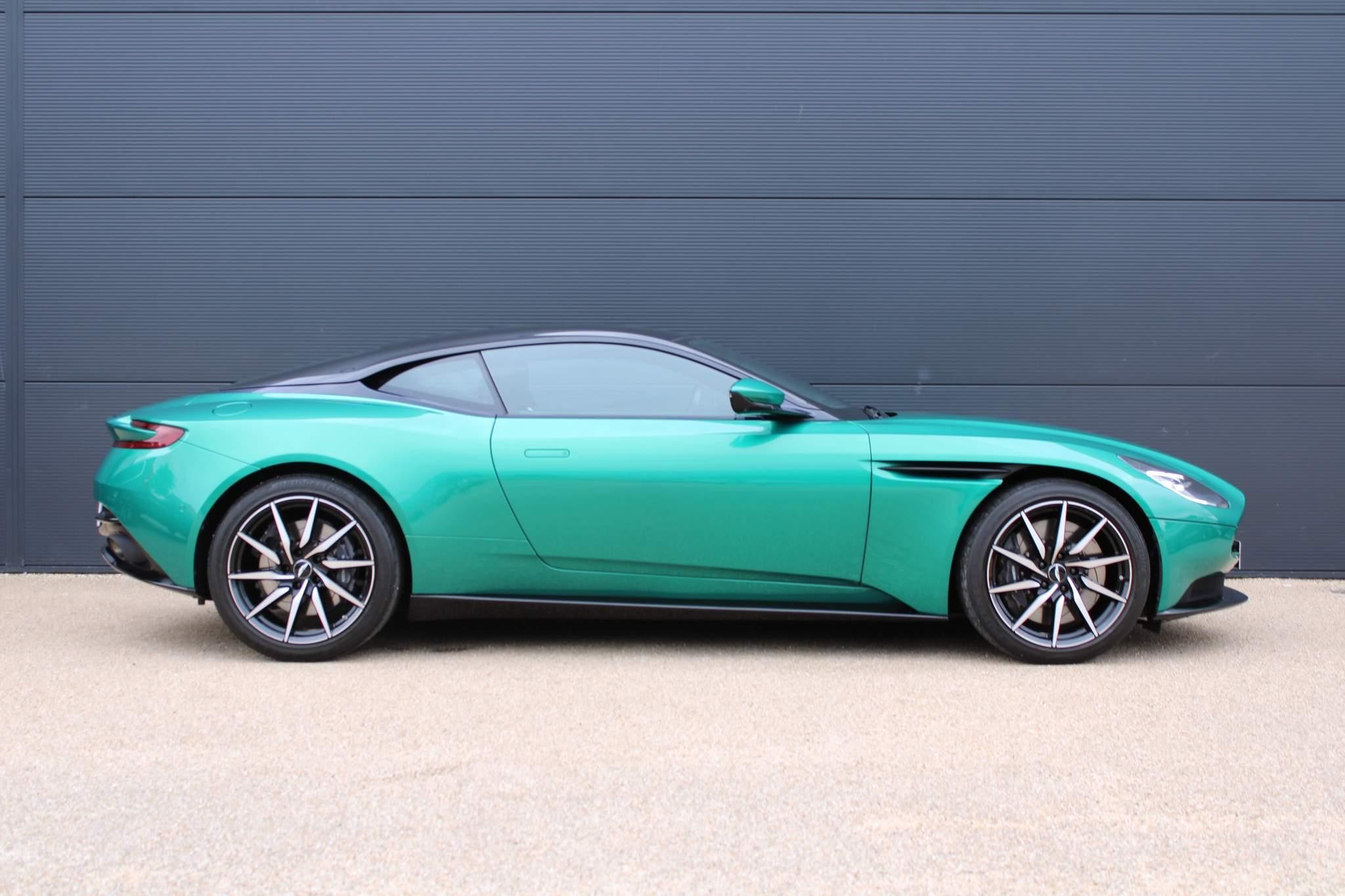 Aston Martin DB11 Image 18