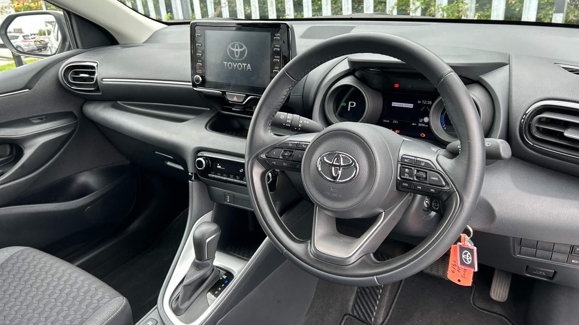 Toyota Yaris Image 12