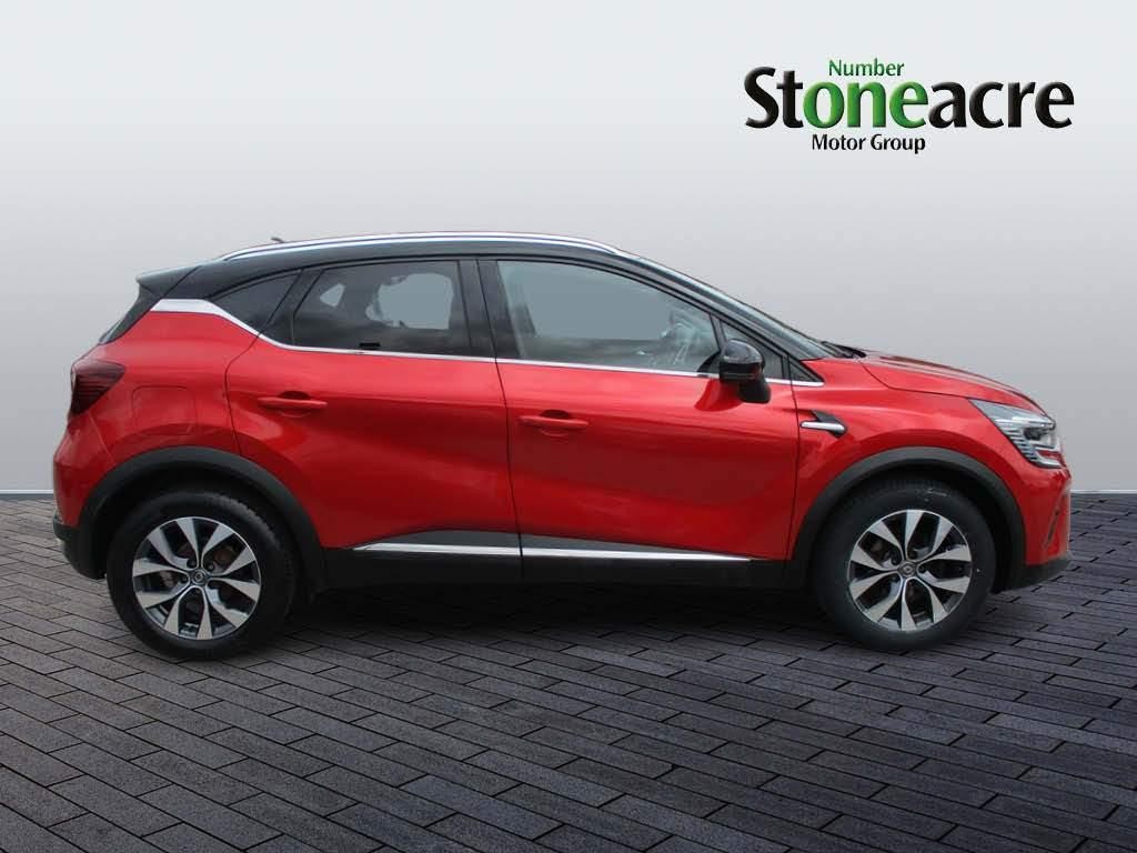 Renault Captur Image 2