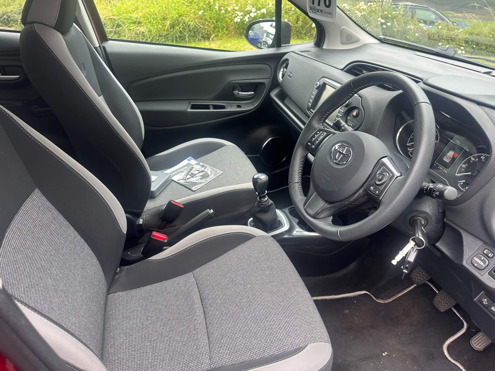 Toyota Yaris Image 35