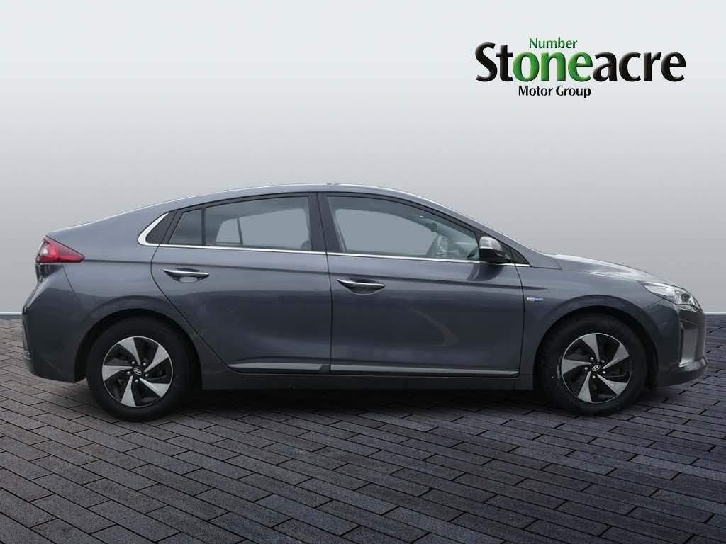 Hyundai IONIQ Image 2