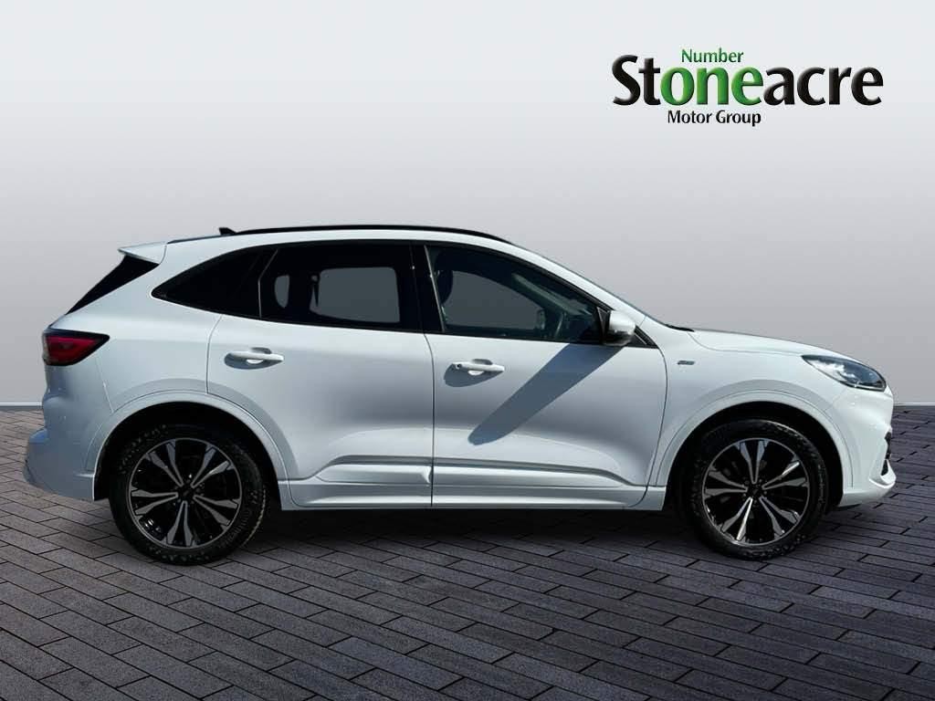 Ford Kuga Image 2