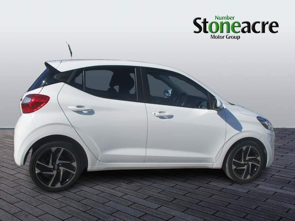 Hyundai i10 Image 2