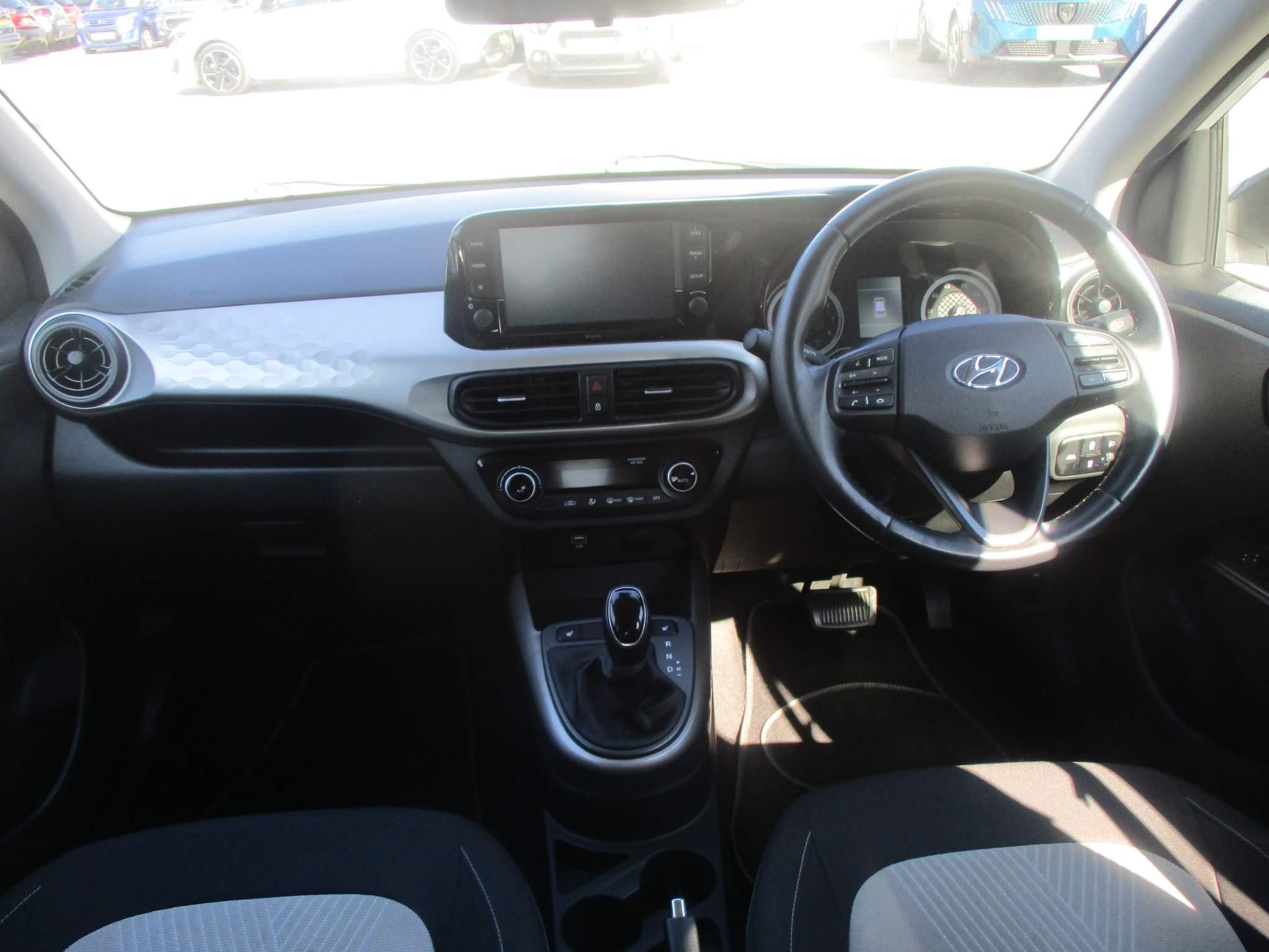 Hyundai i10 Image 11