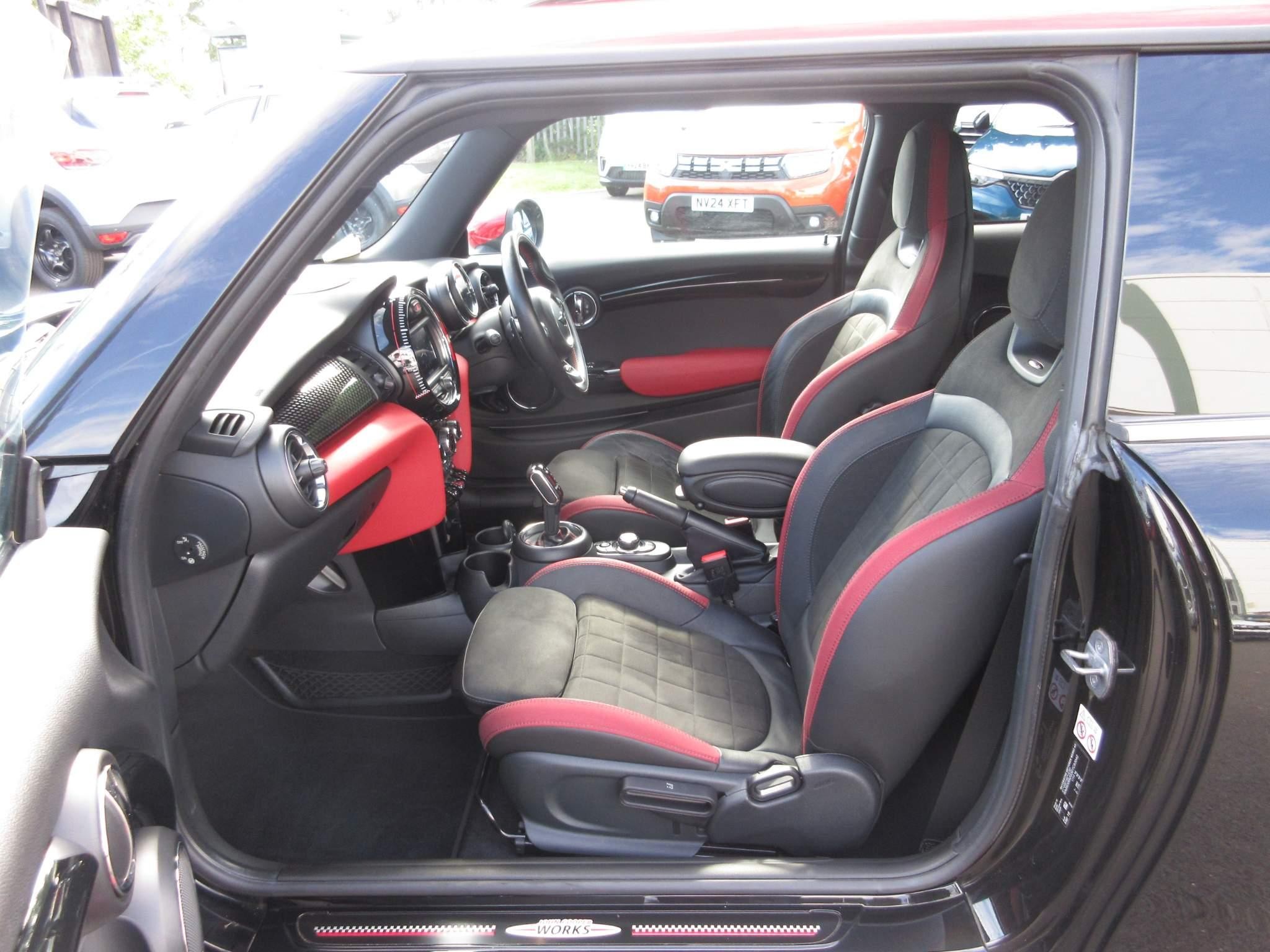 MINI Hatch Image 11