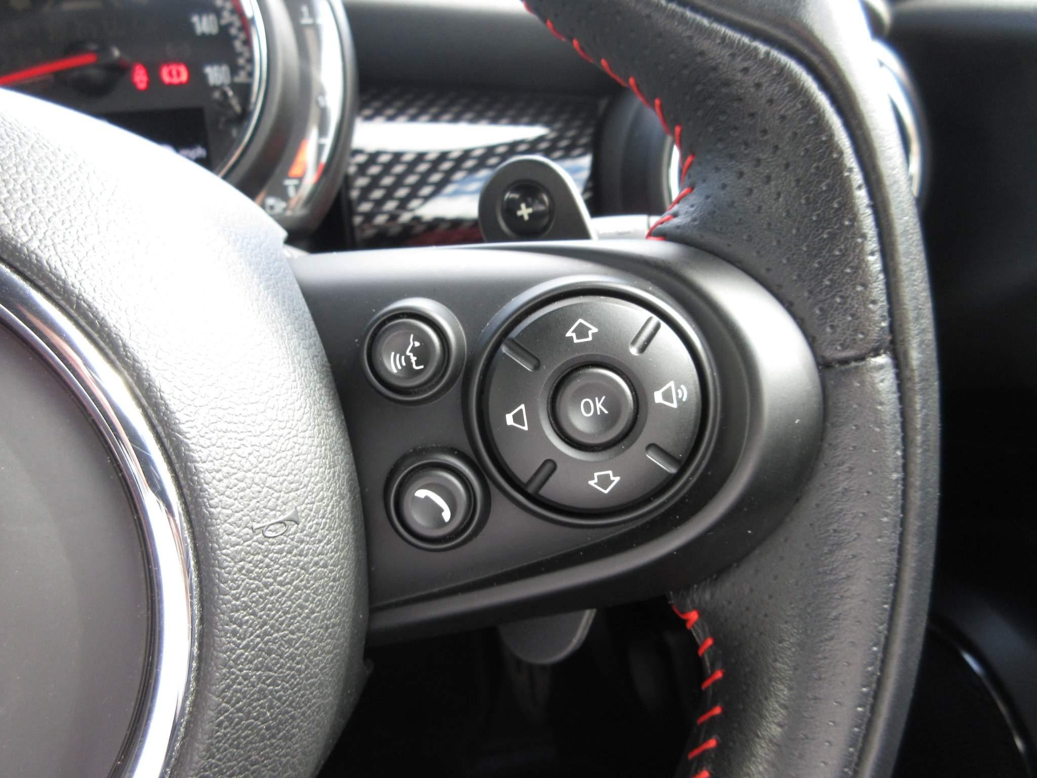 MINI Hatch Image 23