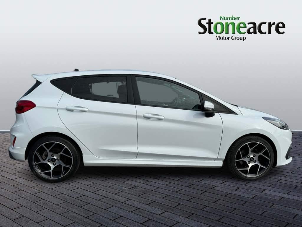 Ford Fiesta Image 2