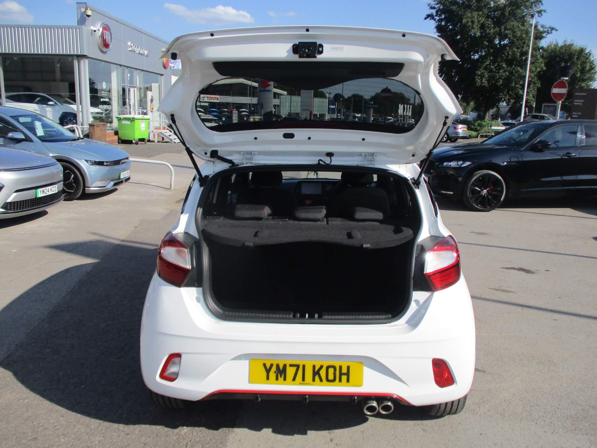 Hyundai i10 Image 10