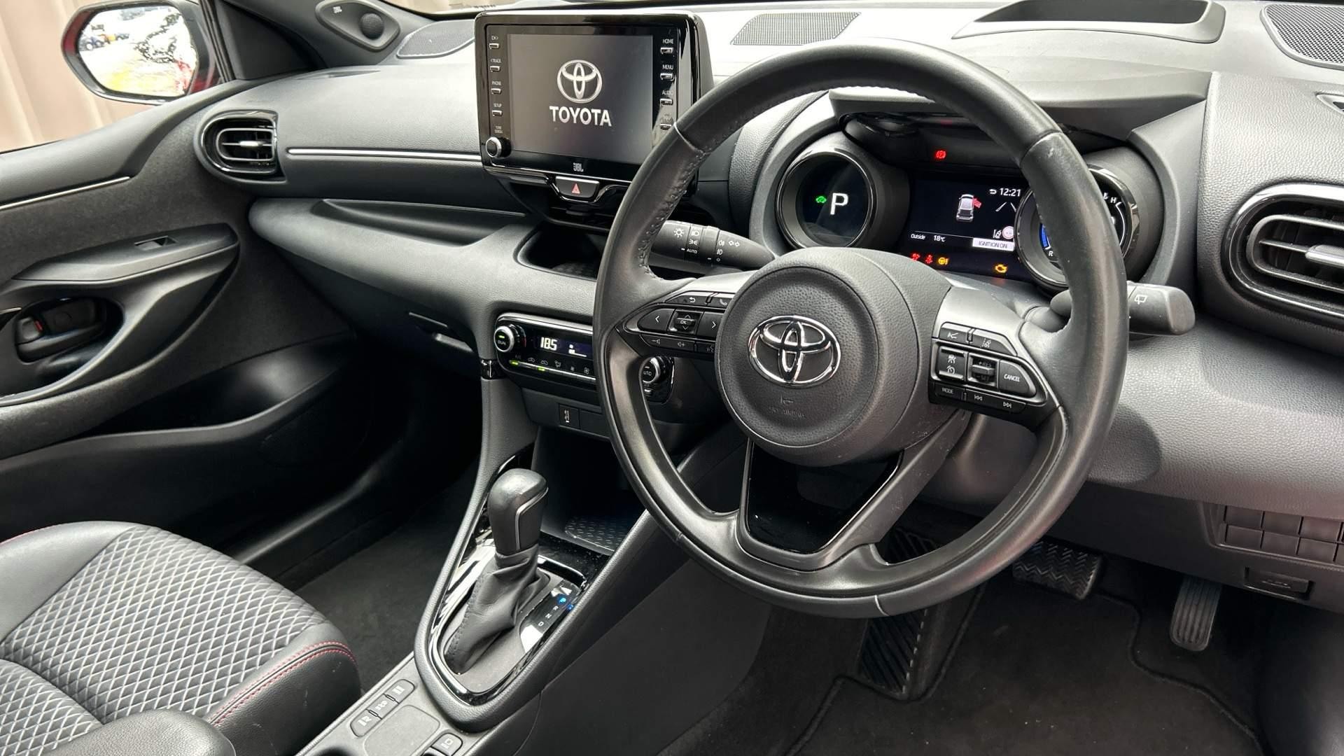 Toyota Yaris Image 12