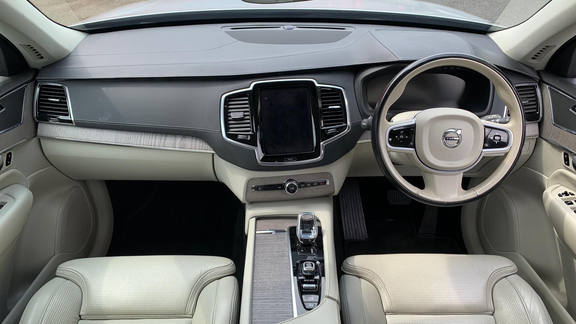 Volvo XC90 Image 20