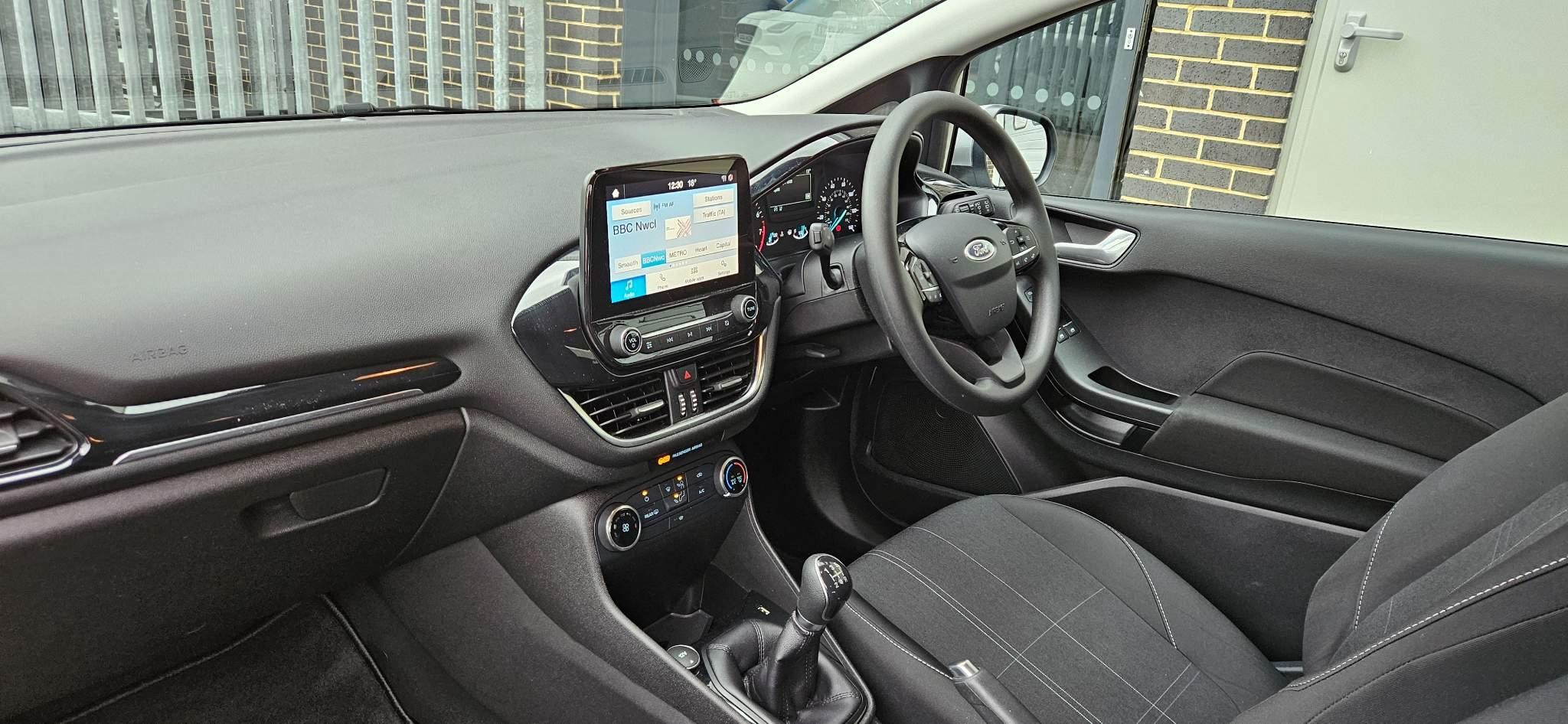 Ford Fiesta Image 11