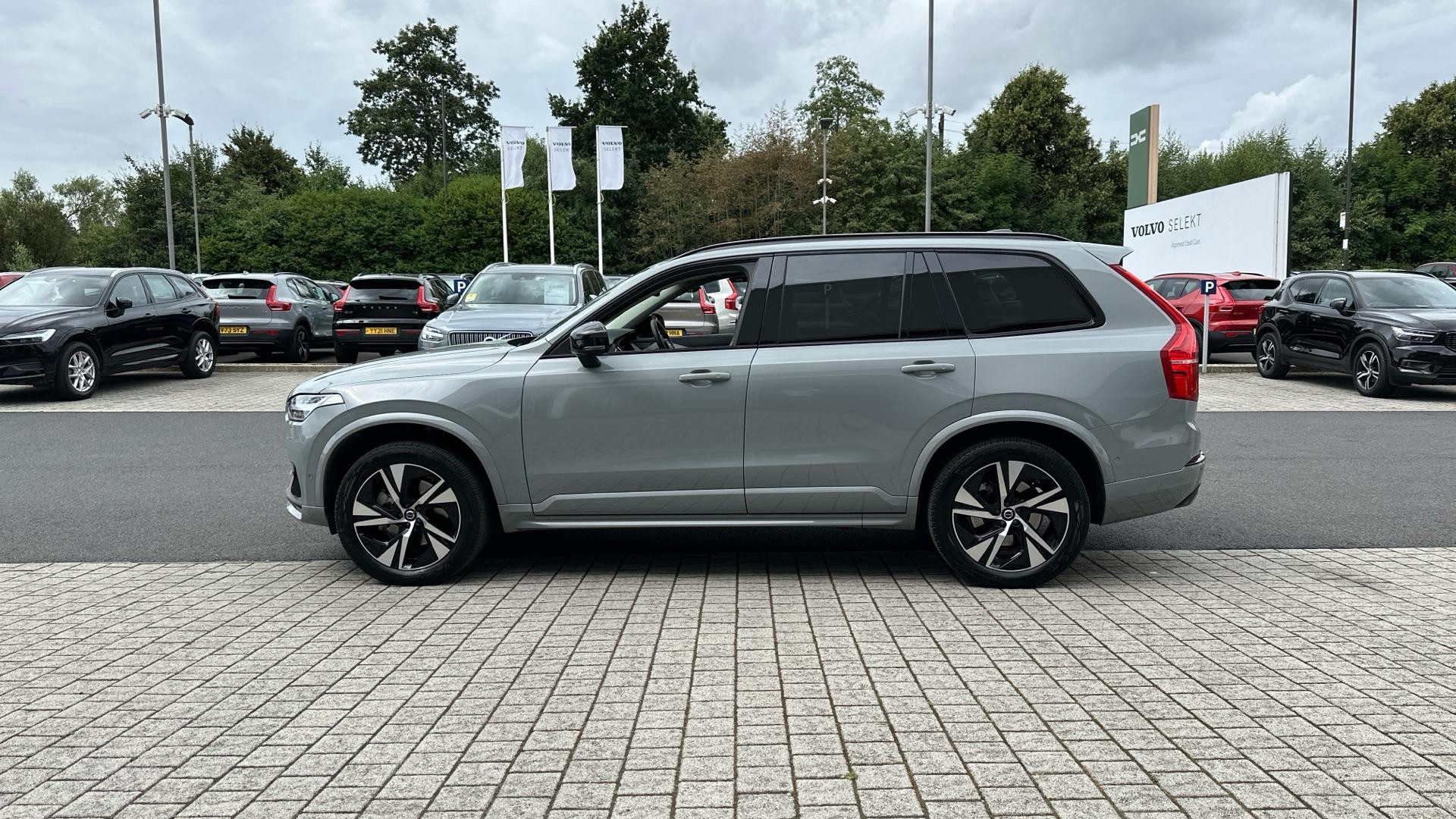 Volvo XC90 Image 9