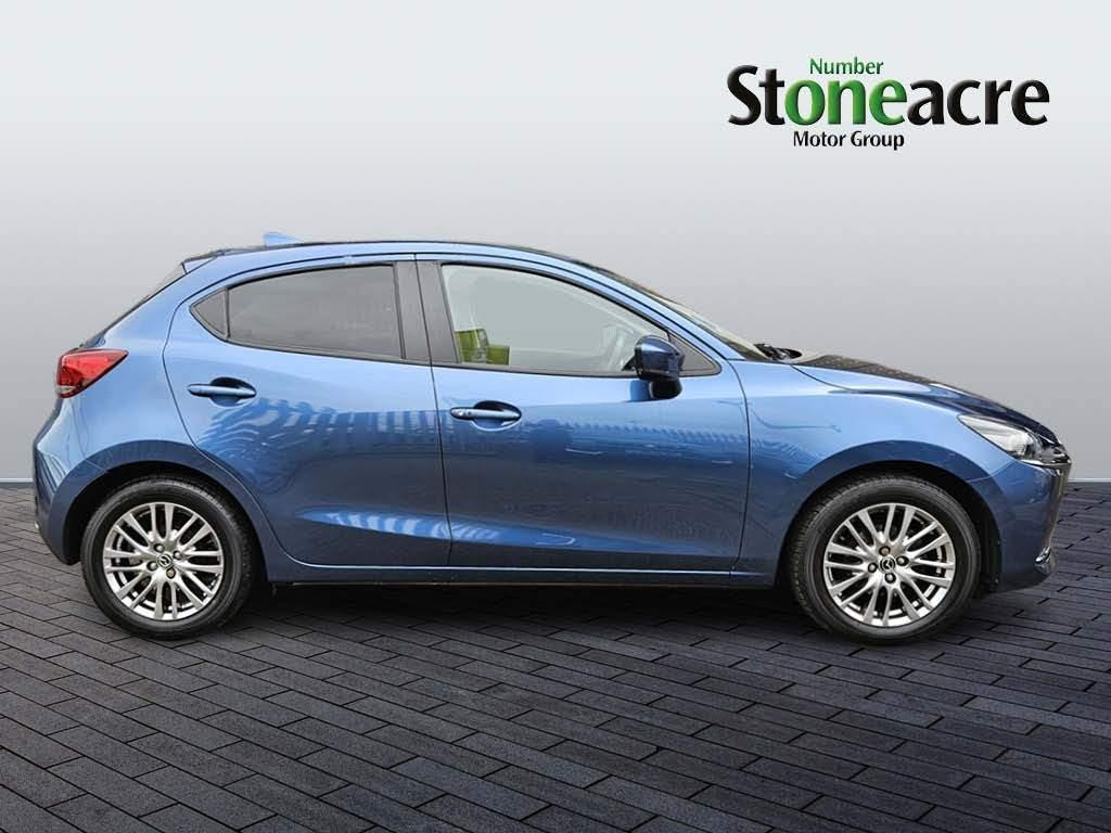 Mazda Mazda2 Image 2