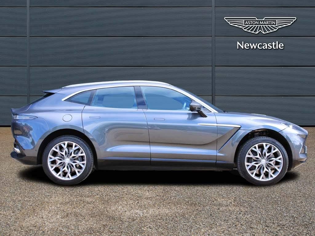 Aston Martin DBX Image 13