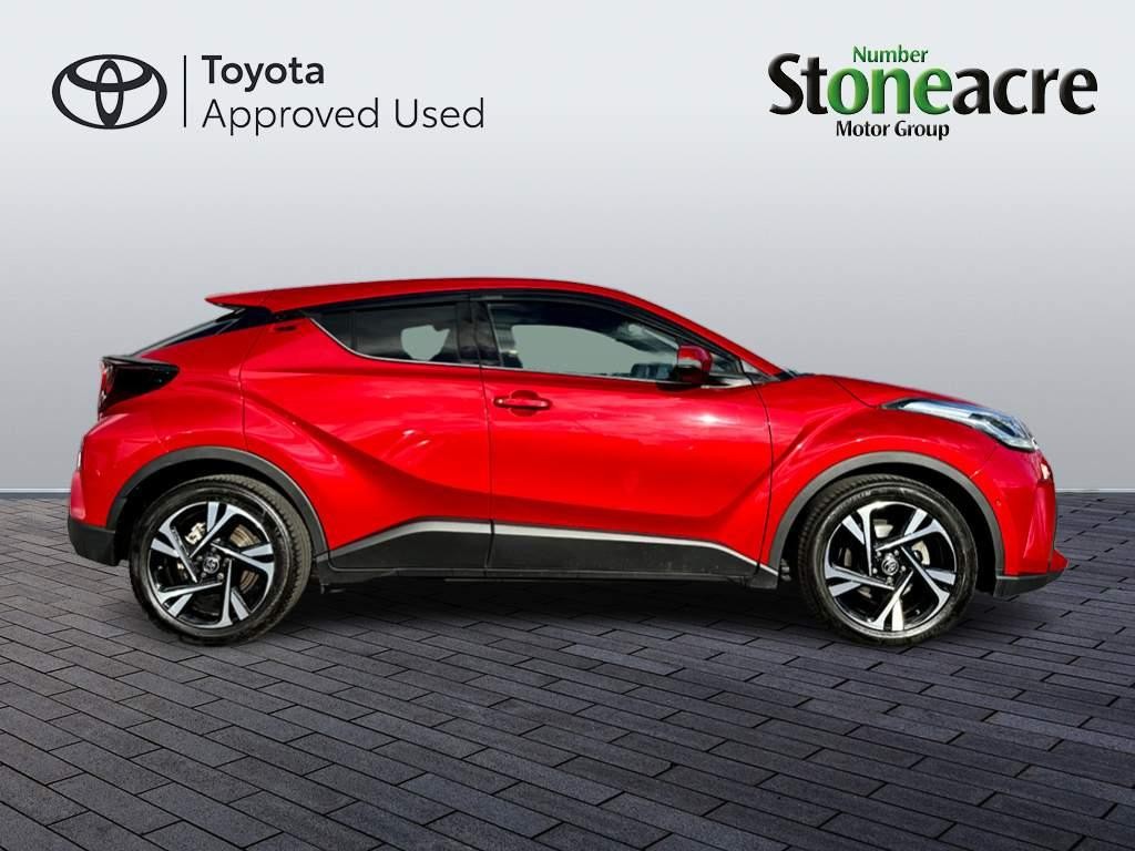 Toyota C-HR Image 2