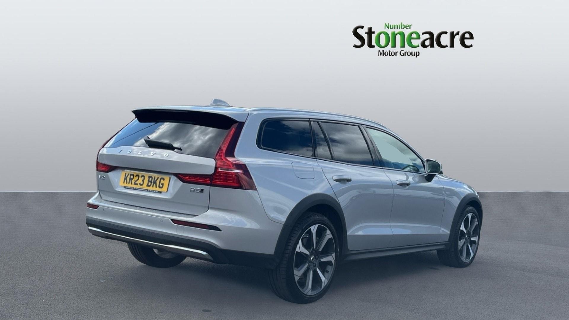 Volvo V60 Cross Country Image 7