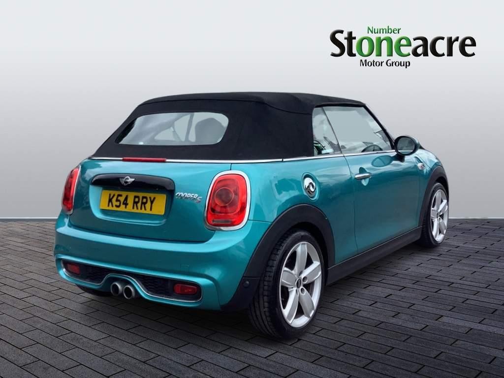 MINI Convertible Image 3