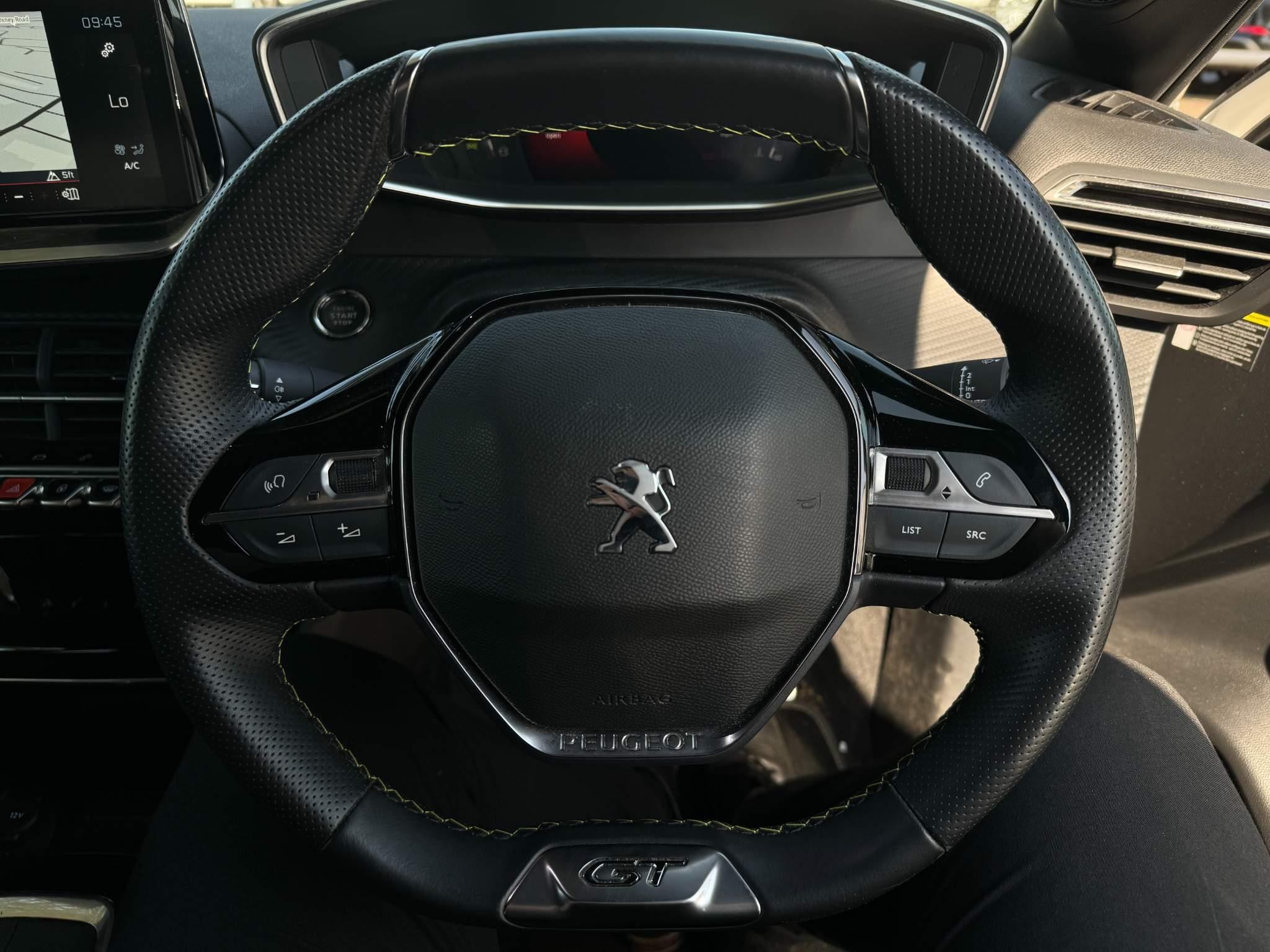 Peugeot 208 Image 10