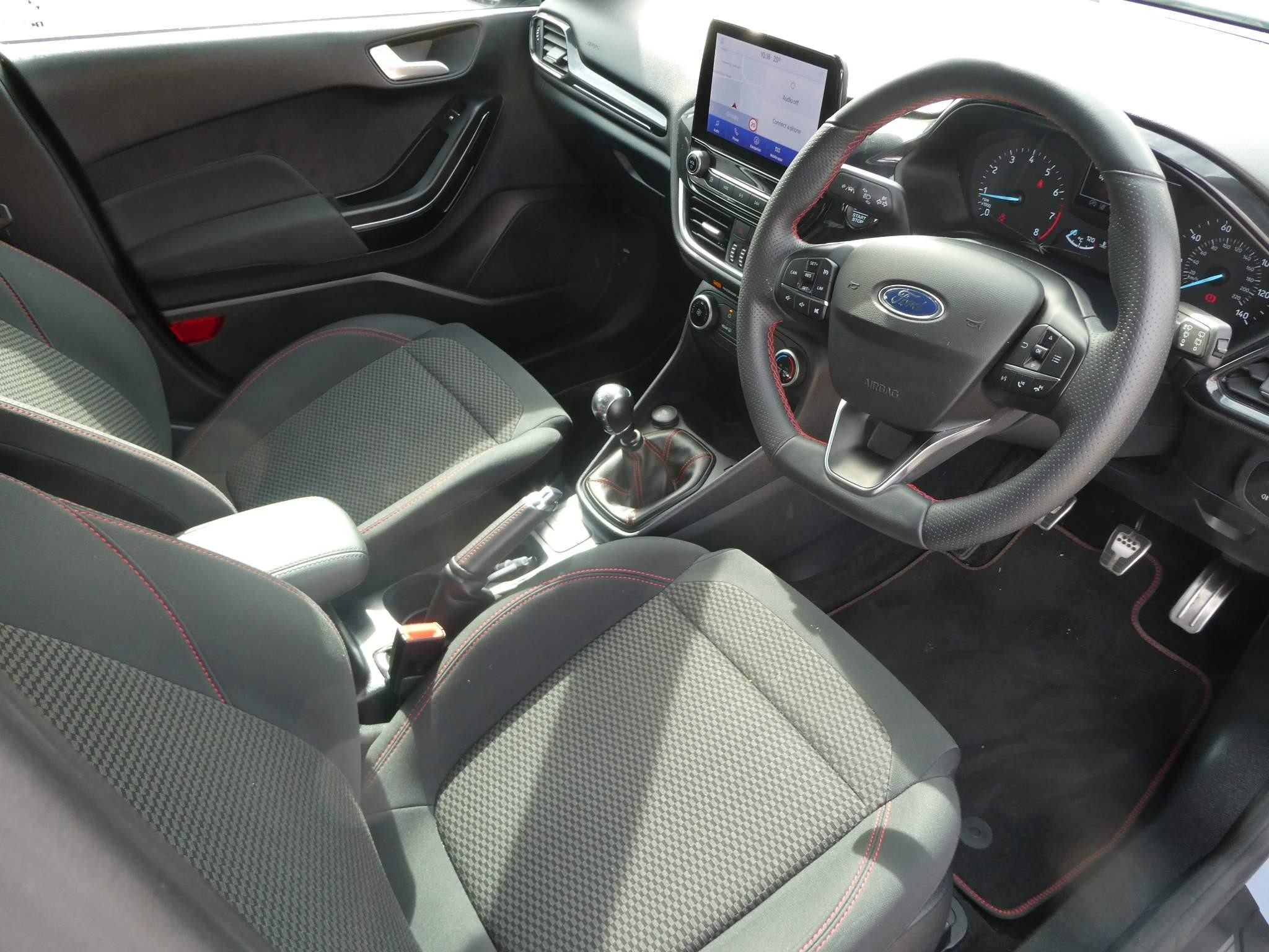 Ford Fiesta Image 11