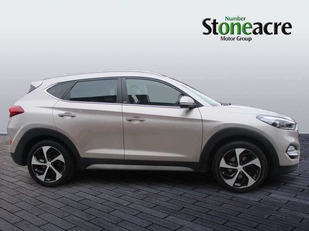 Hyundai TUCSON Image 2