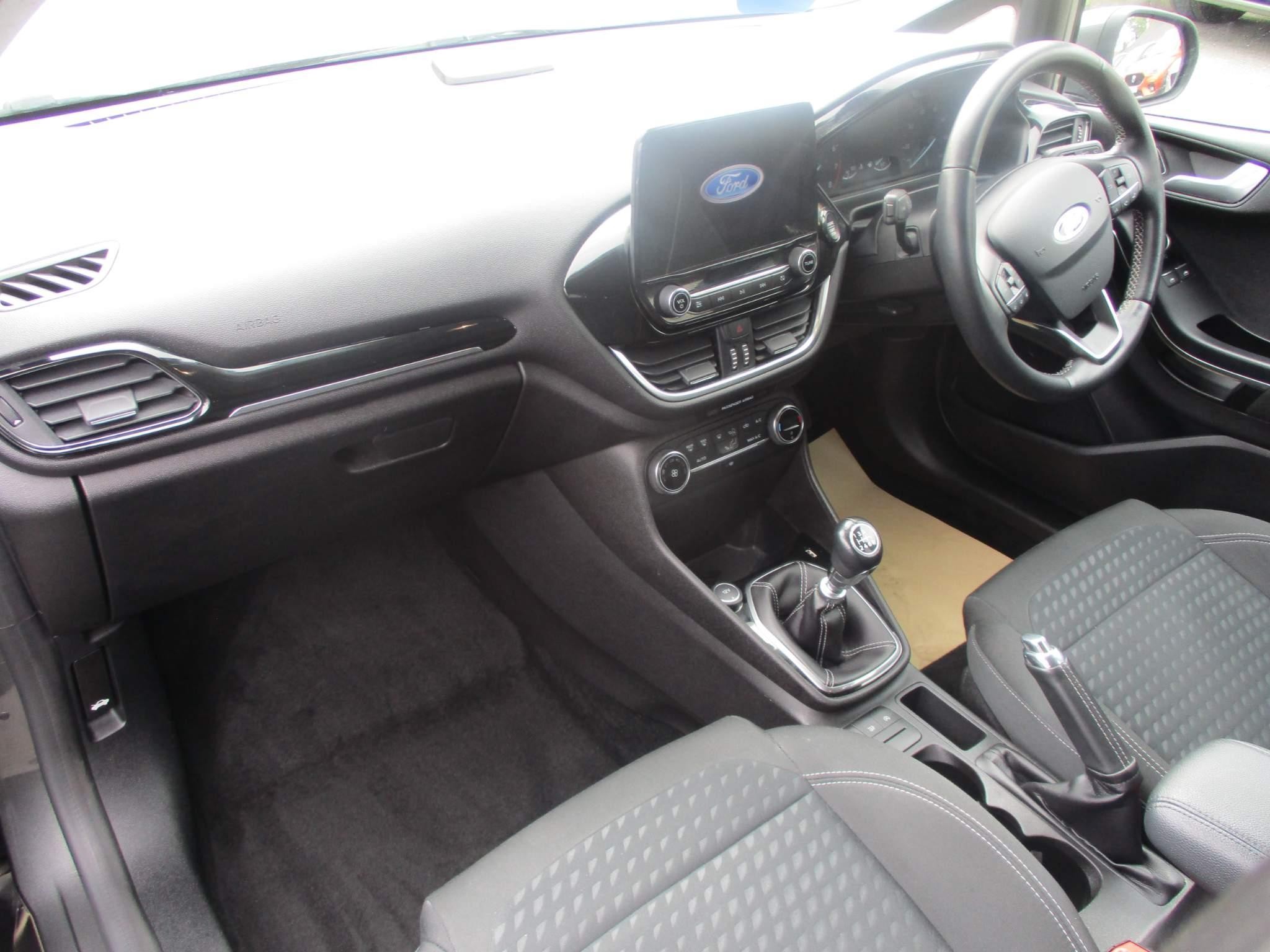 Ford Fiesta Image 15