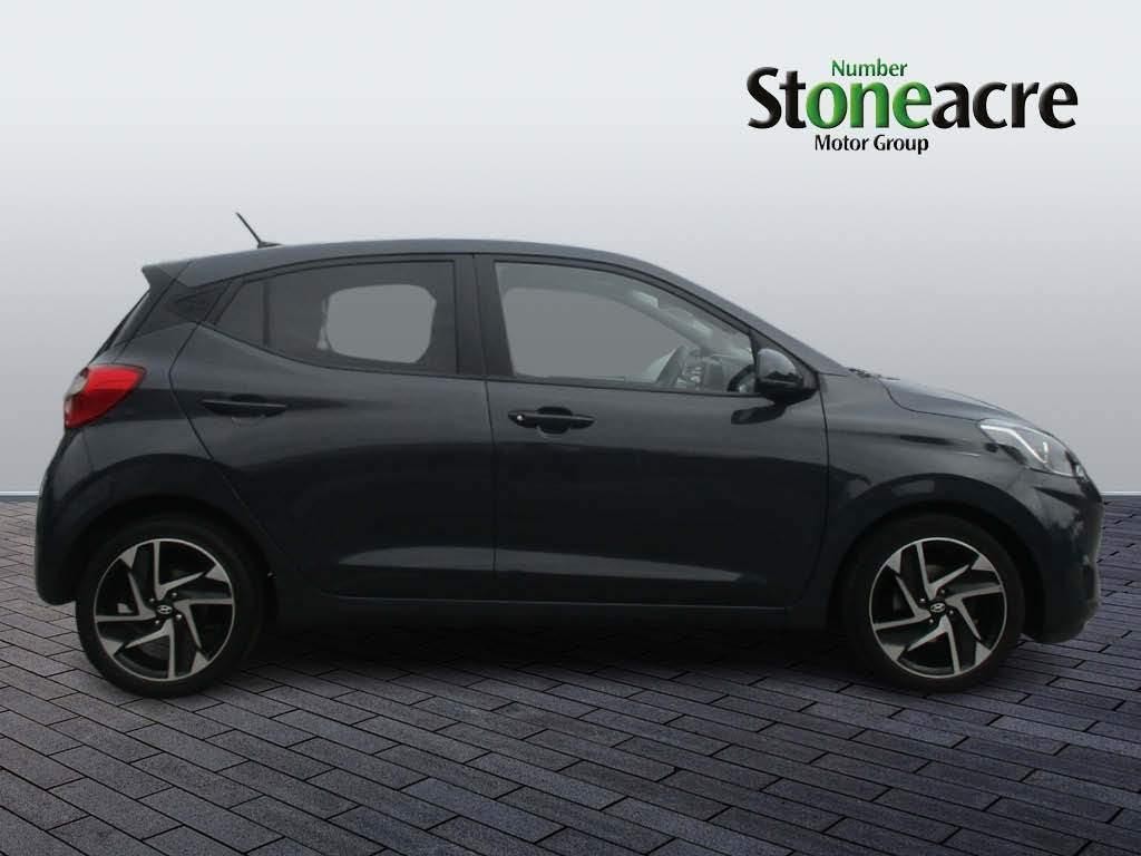 Hyundai i10 Image 2