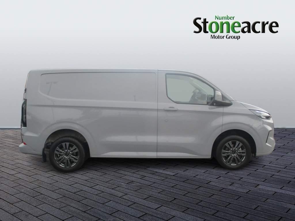 Ford Transit Custom Image 2