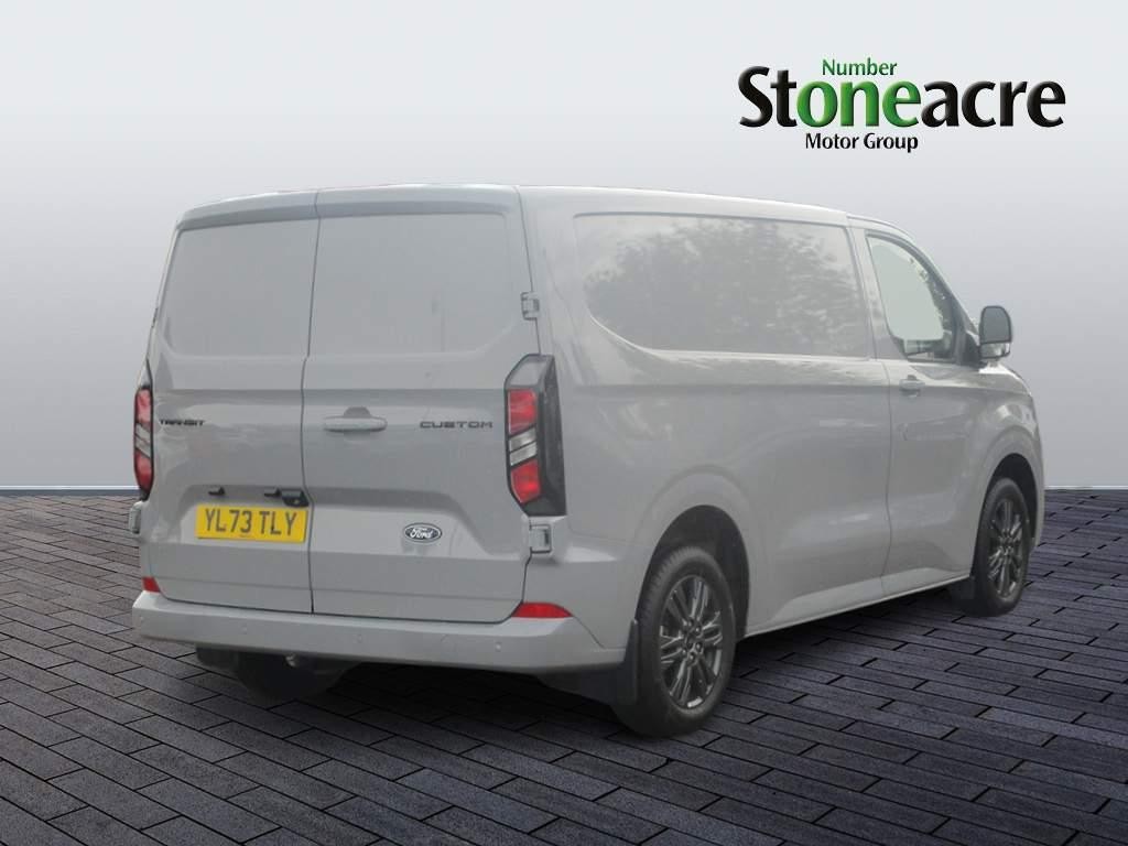 Ford Transit Custom Image 3