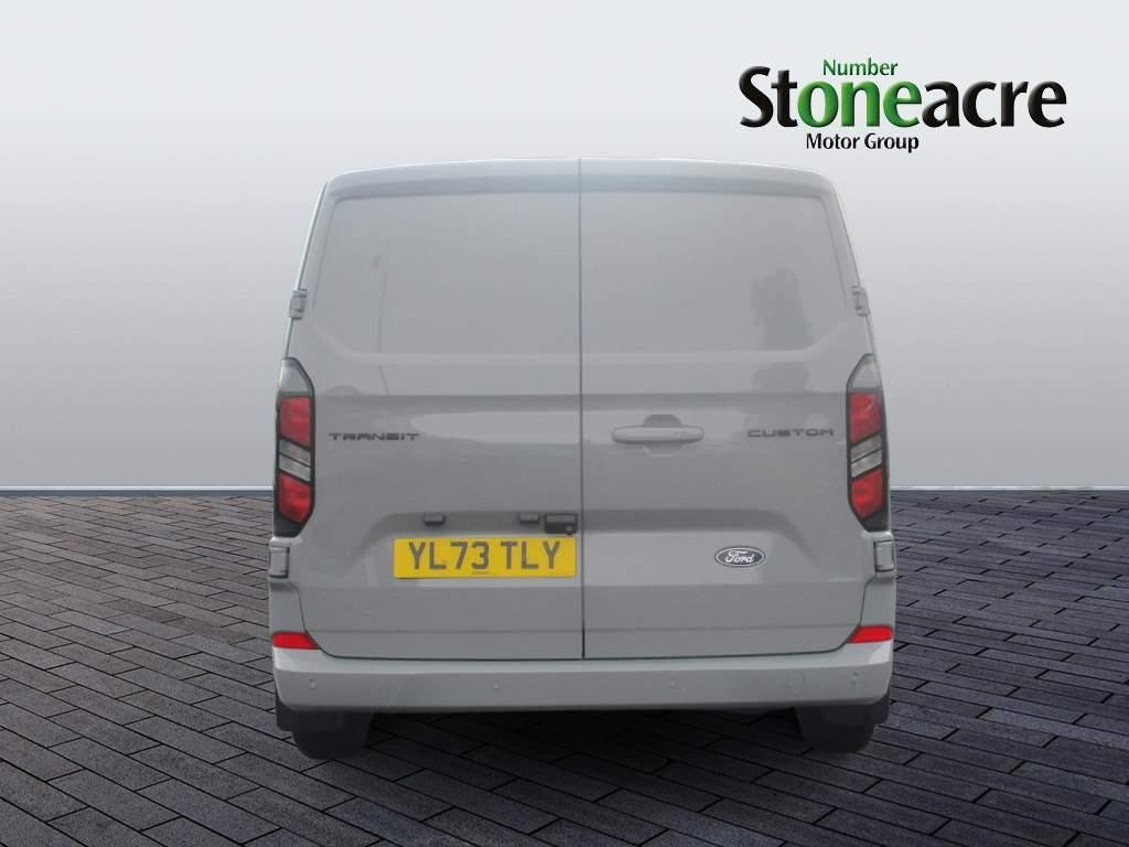 Ford Transit Custom Image 4